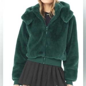 NWT and Original Box- Alo Yoga Foxy Jacket in Emerald Green Size Medium